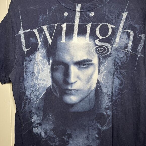 2008 Y2K Twilight Movie Edward T Shirt Graphic Tee Large Hero Bag Guy Vampire - Picture 4 of 5